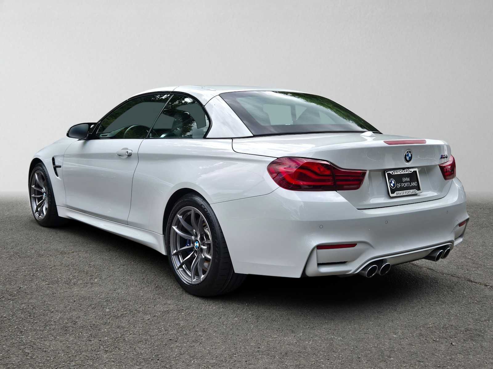 Used 2020 BMW M4 Convertible RWD image 5