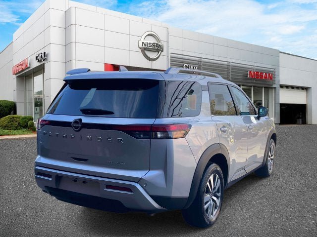 Used 2025 Nissan Pathfinder SL AWD/4WD image 6