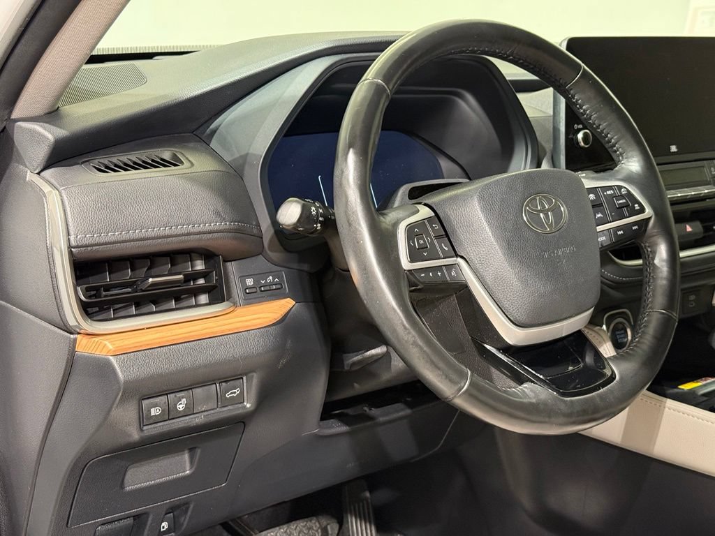 Certified 2024 Toyota Grand Highlander AWD image 17