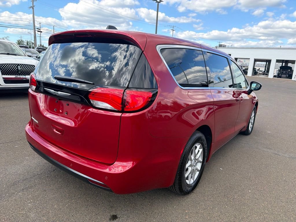 Used 2026 Chrysler Voyager LX FWD image 6