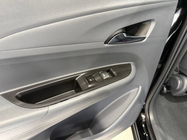 Used 2020 Chevrolet Bolt Premier w/ Infotainment Package FWD image 19