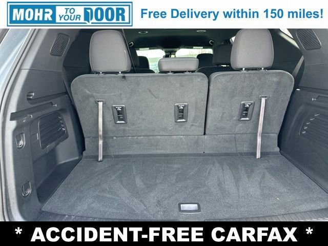 Used 2025 Chevrolet Traverse LT image 32