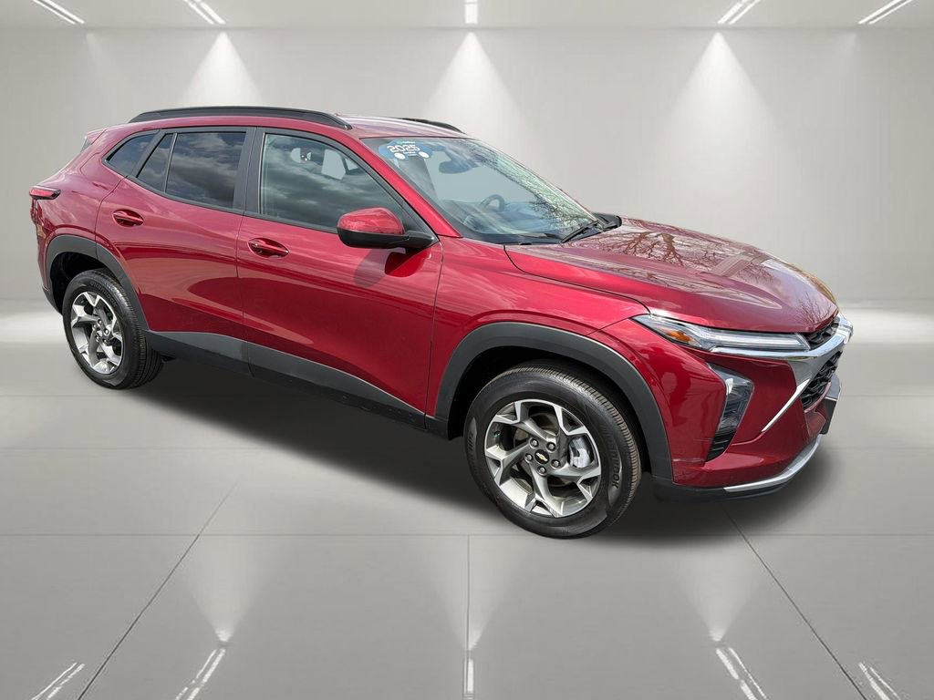 Certified 2025 Chevrolet Trax LT w/ LT Convenience Package FWD image 8