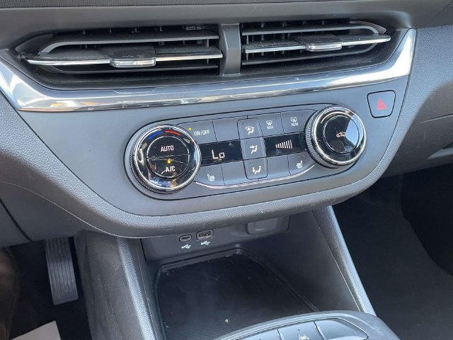 Used 2025 Buick Envista Preferred w/ Convenience I Package FWD image 31