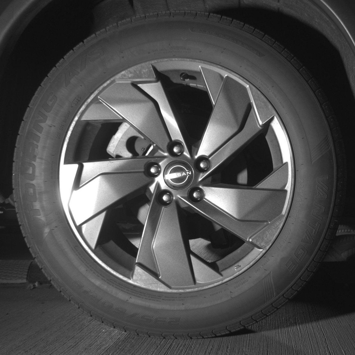 Used 2025 Nissan Rogue SV image 15