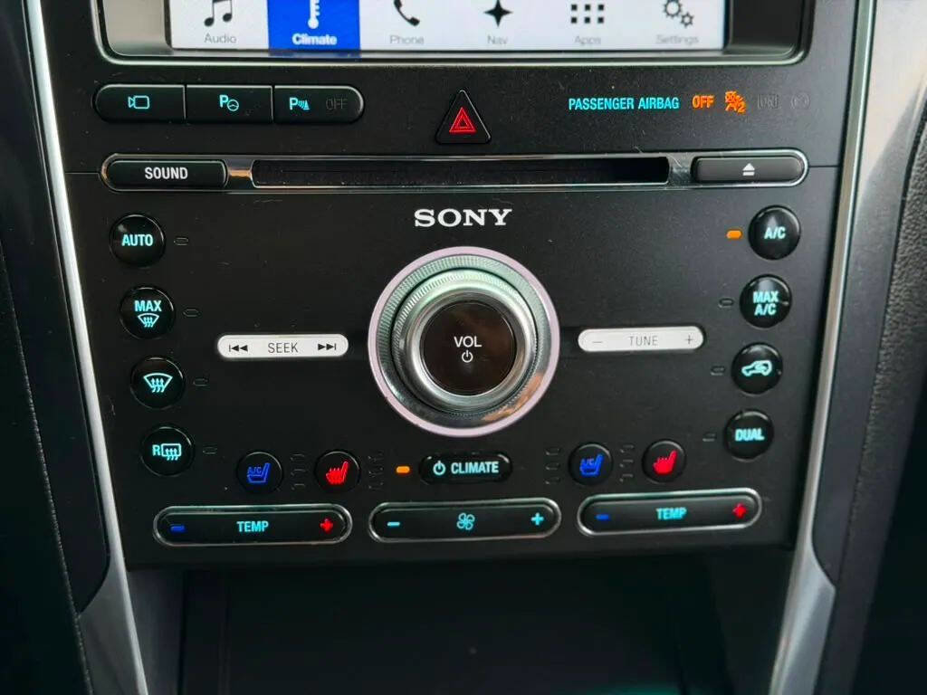 Used 2017 Ford Explorer Limited w/ Equipment Group 301A AWD/4WD image 20