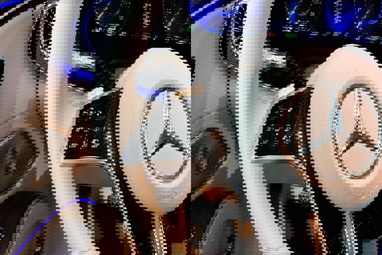 Used 2023 Mercedes-Benz EQS 580 4MATIC SUV image 23