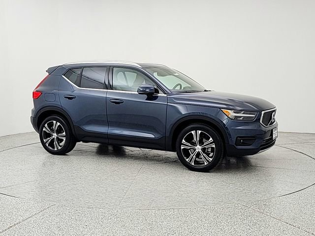Certified 2022 Volvo XC40 T5 Inscription w/ Advanced Package AWD/4WD image 3