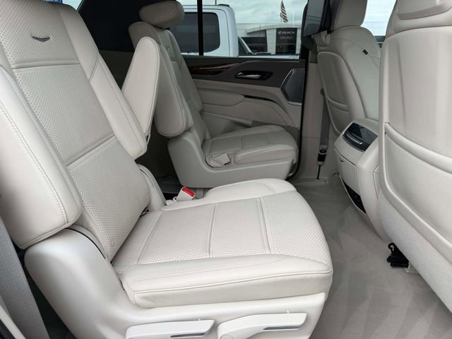 Used 2022 Cadillac Escalade Premium Luxury Platinum AWD/4WD image 7