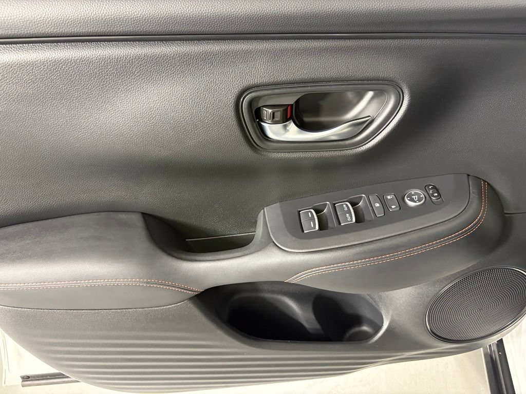 Used 2025 Honda HR-V Sport image 19
