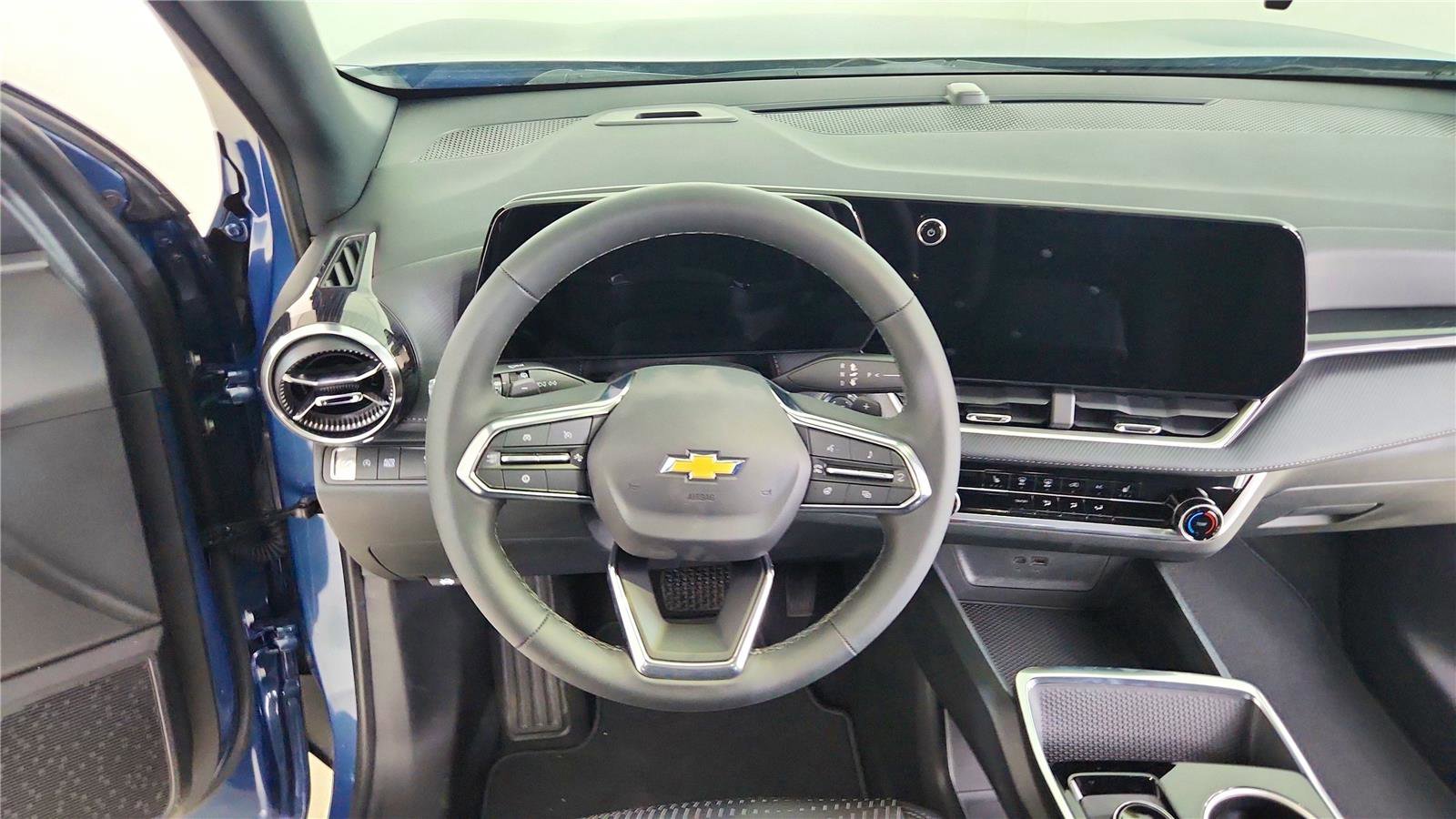 Used 2026 Chevrolet Equinox LT image 31