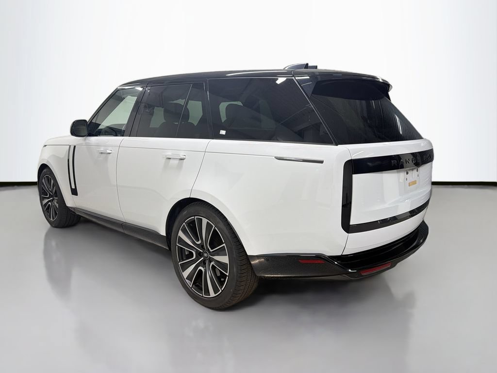 Used 2024 Land Rover Range Rover SE AWD/4WD image 3