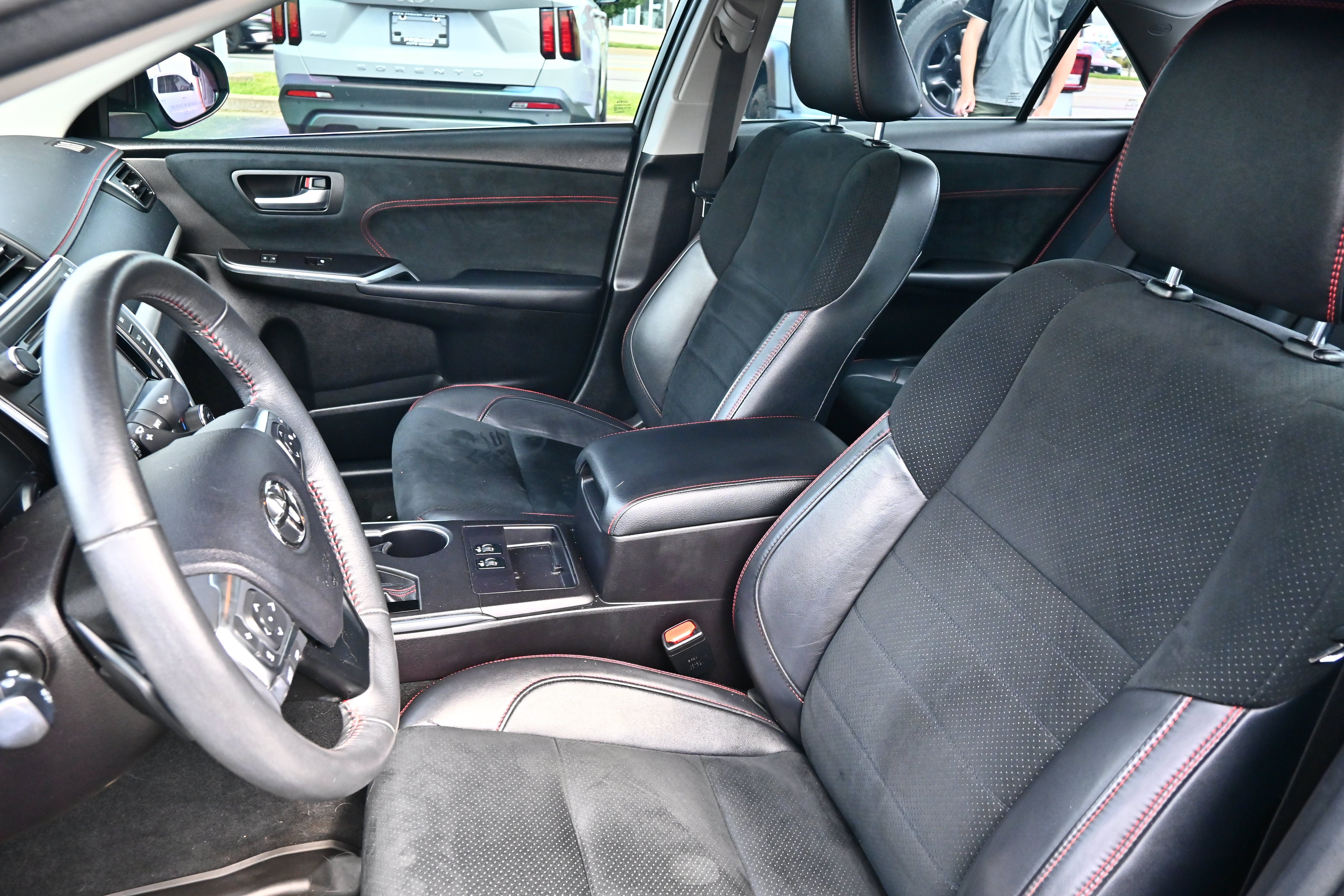 Used 2017 Toyota Camry XSE w/ Protection Package (Q2) FWD image 18