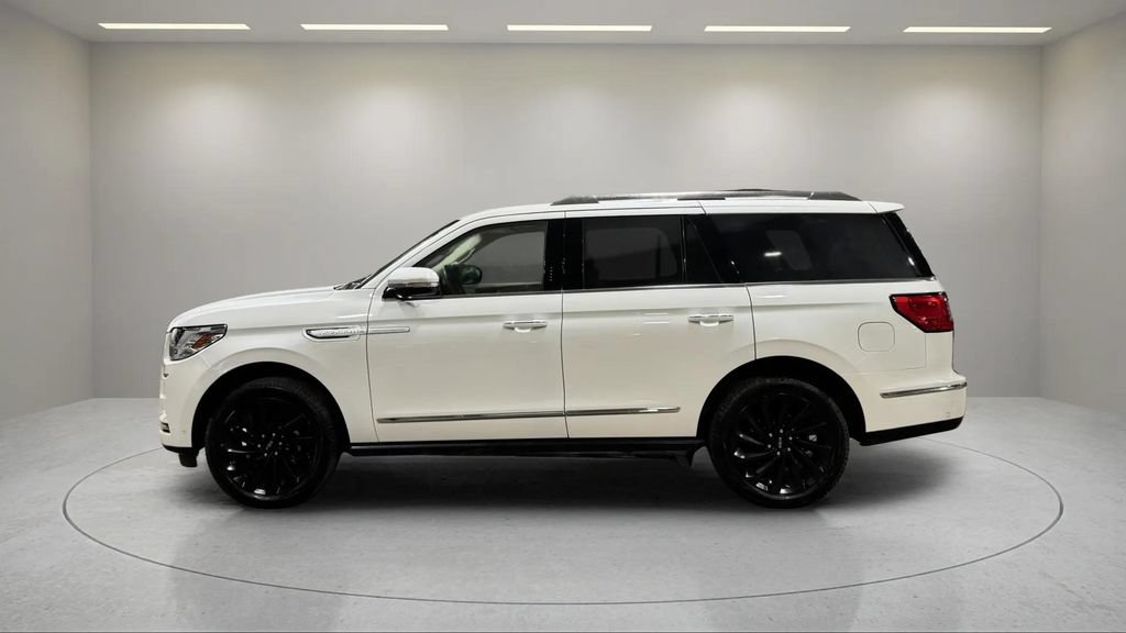 Certified 2021 Lincoln Navigator Reserve AWD/4WD image 18