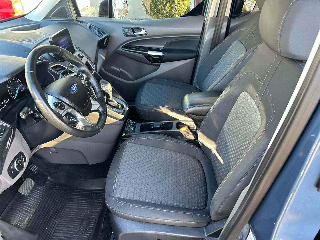 Used 2021 Ford Transit Connect XLT FWD image 11