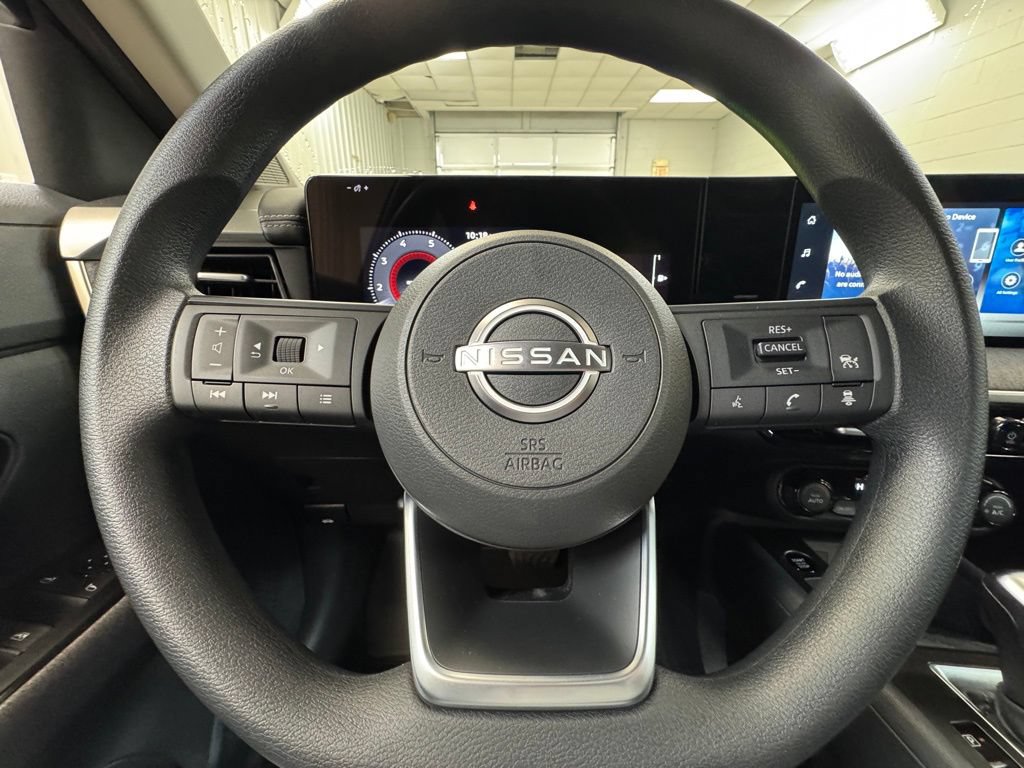 Used 2026 Nissan Kicks SV AWD/4WD image 27
