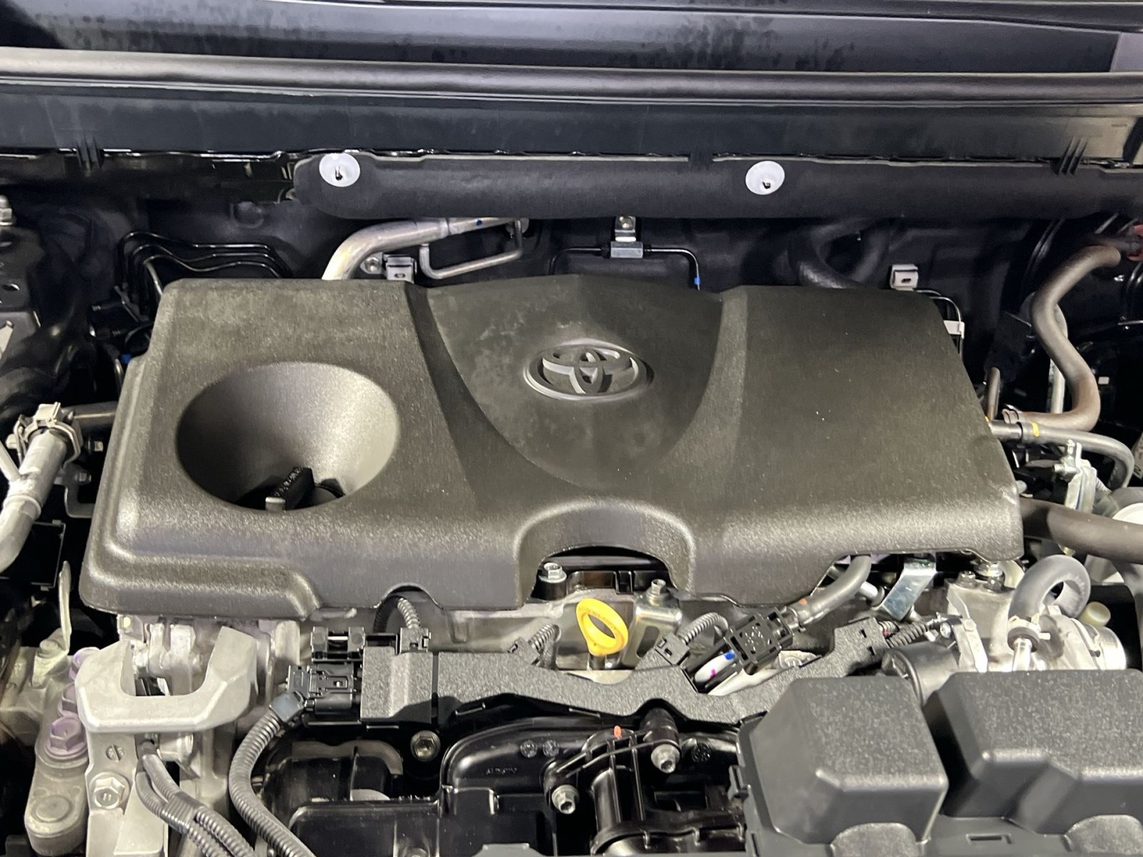 Used 2025 Toyota RAV4 LE AWD/4WD image 30