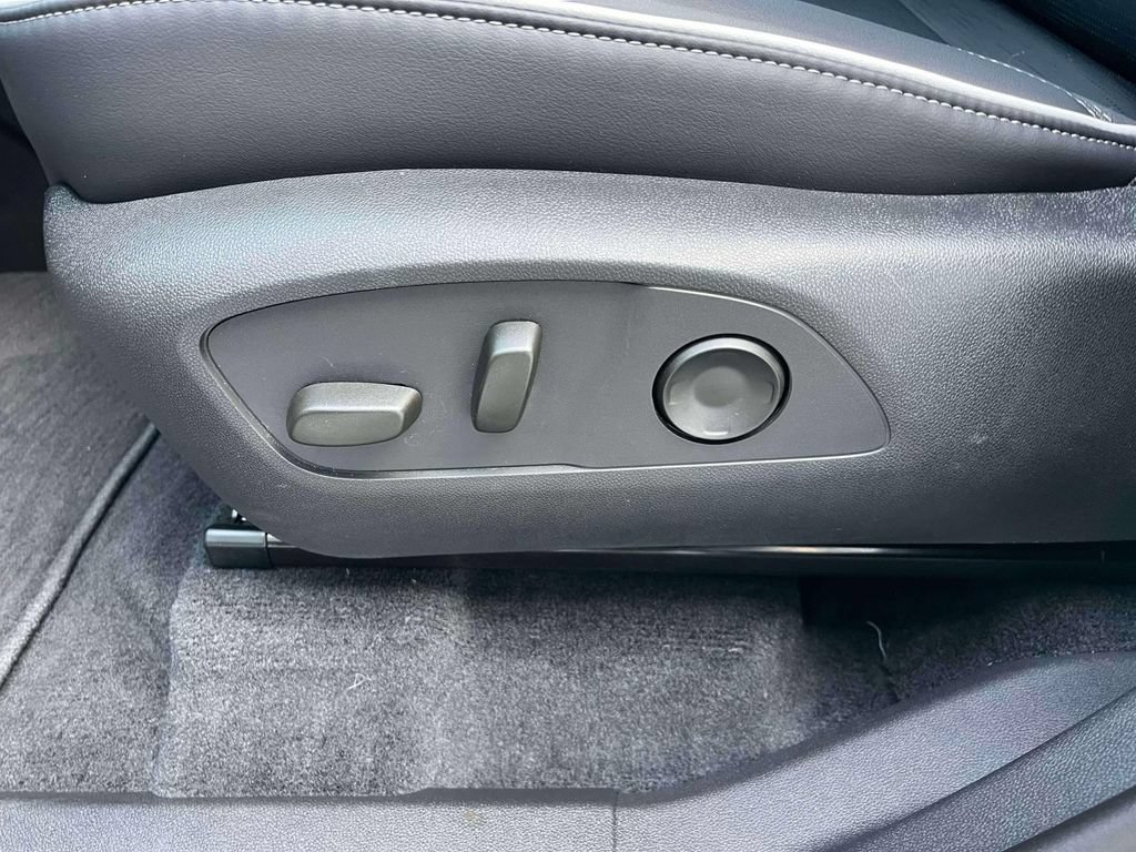 Certified 2026 Buick Enclave Sport Touring w/ Power Package FWD image 30