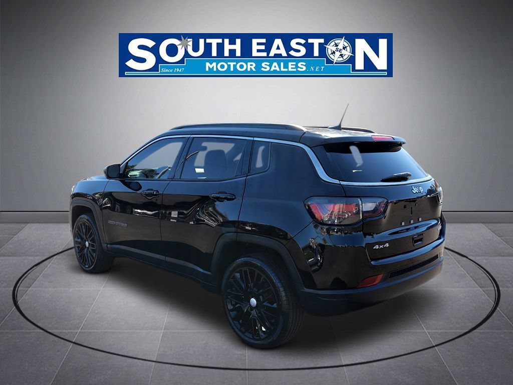 Used 2022 Jeep Compass Latitude w/ Sun and Sound Group AWD/4WD image 5
