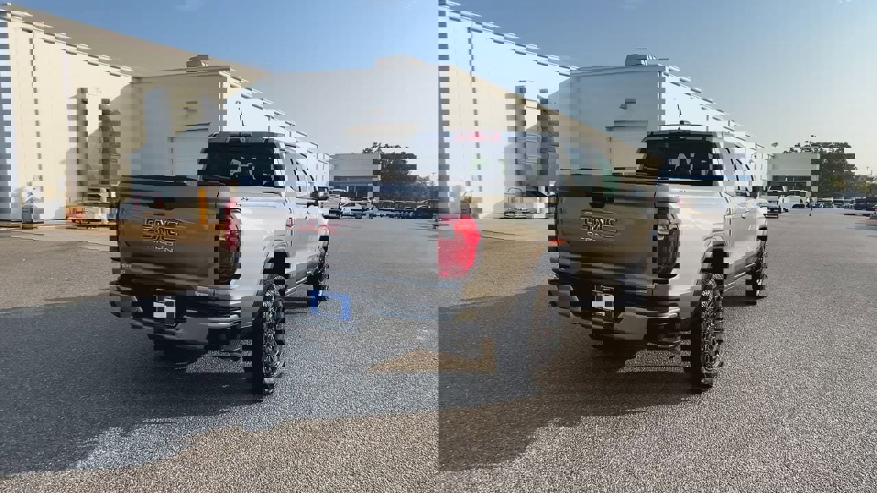 New 2026 GMC Canyon Elevation w/ Convenience Package image 42
