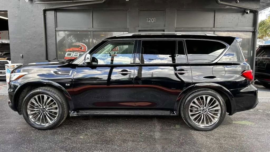 Used 2018 INFINITI QX80 2WD w/ Deluxe Technology Package image 2
