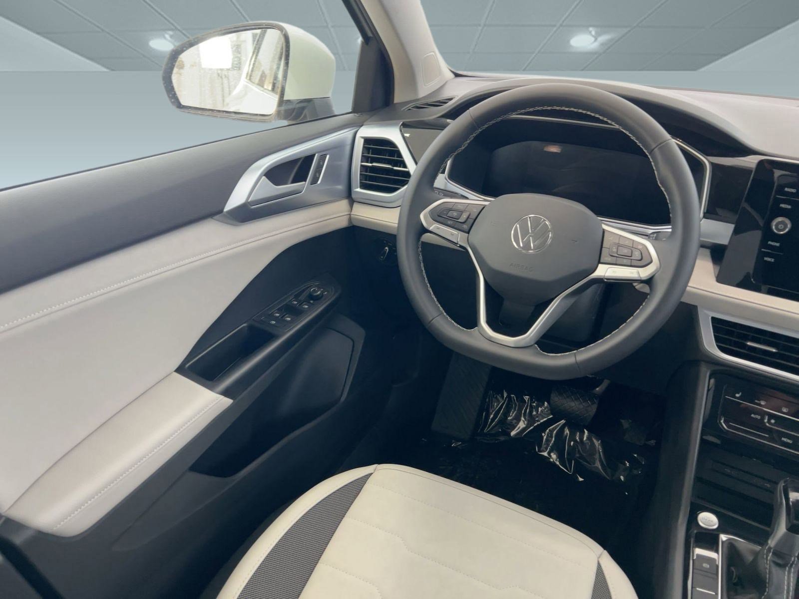 New 2026 Volkswagen Taos SE FWD image 25