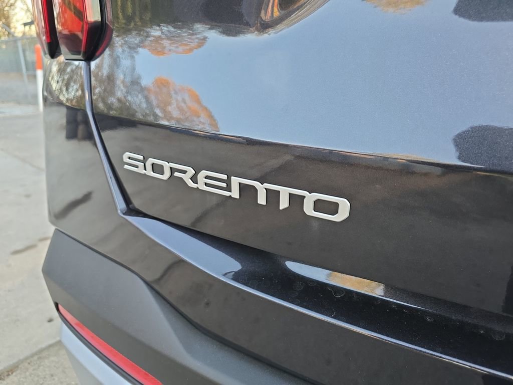 New 2026 Kia Sorento LX image 17