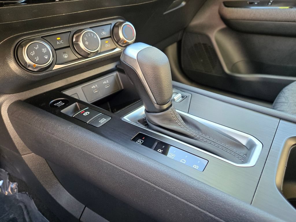 Certified 2025 Nissan Kicks SV FWD image 25