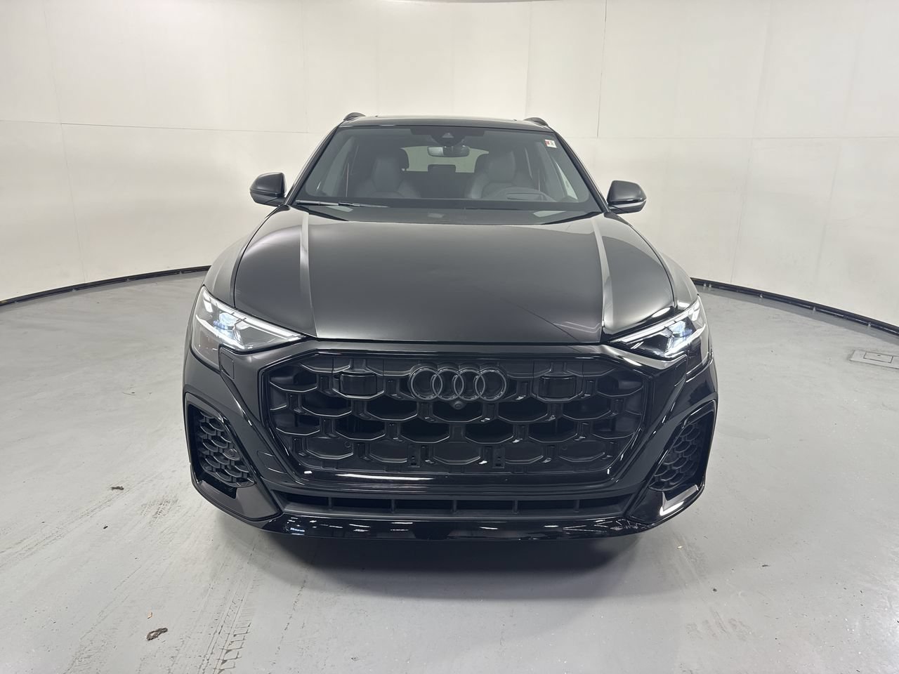 Used 2026 Audi Q8 Prestige w/ Prestige Package AWD/4WD image 4