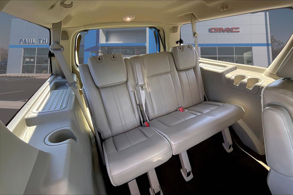 Used 2016 Lincoln Navigator L Select RWD image 29