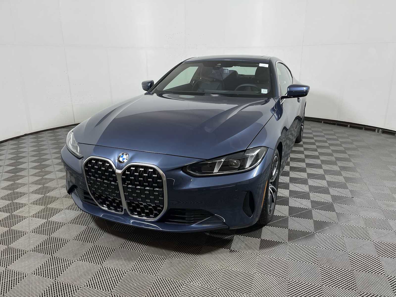 Used 2025 BMW 430i xDrive Coupe w/ Convenience Package image 3