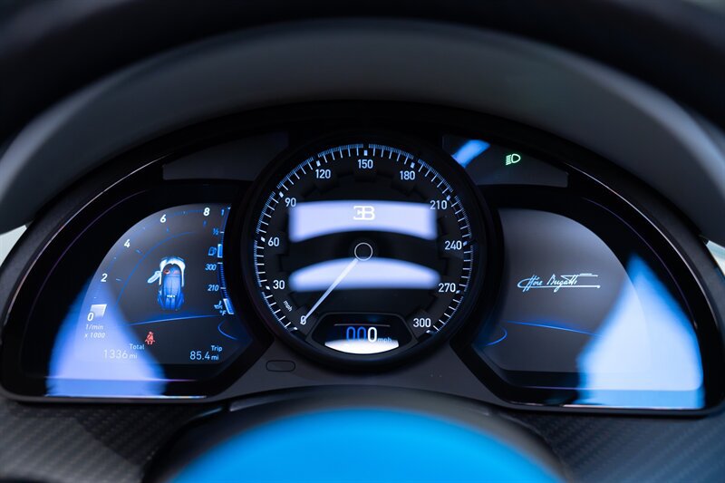 Used 2022 Bugatti Chiron Super Sport AWD/4WD image 32