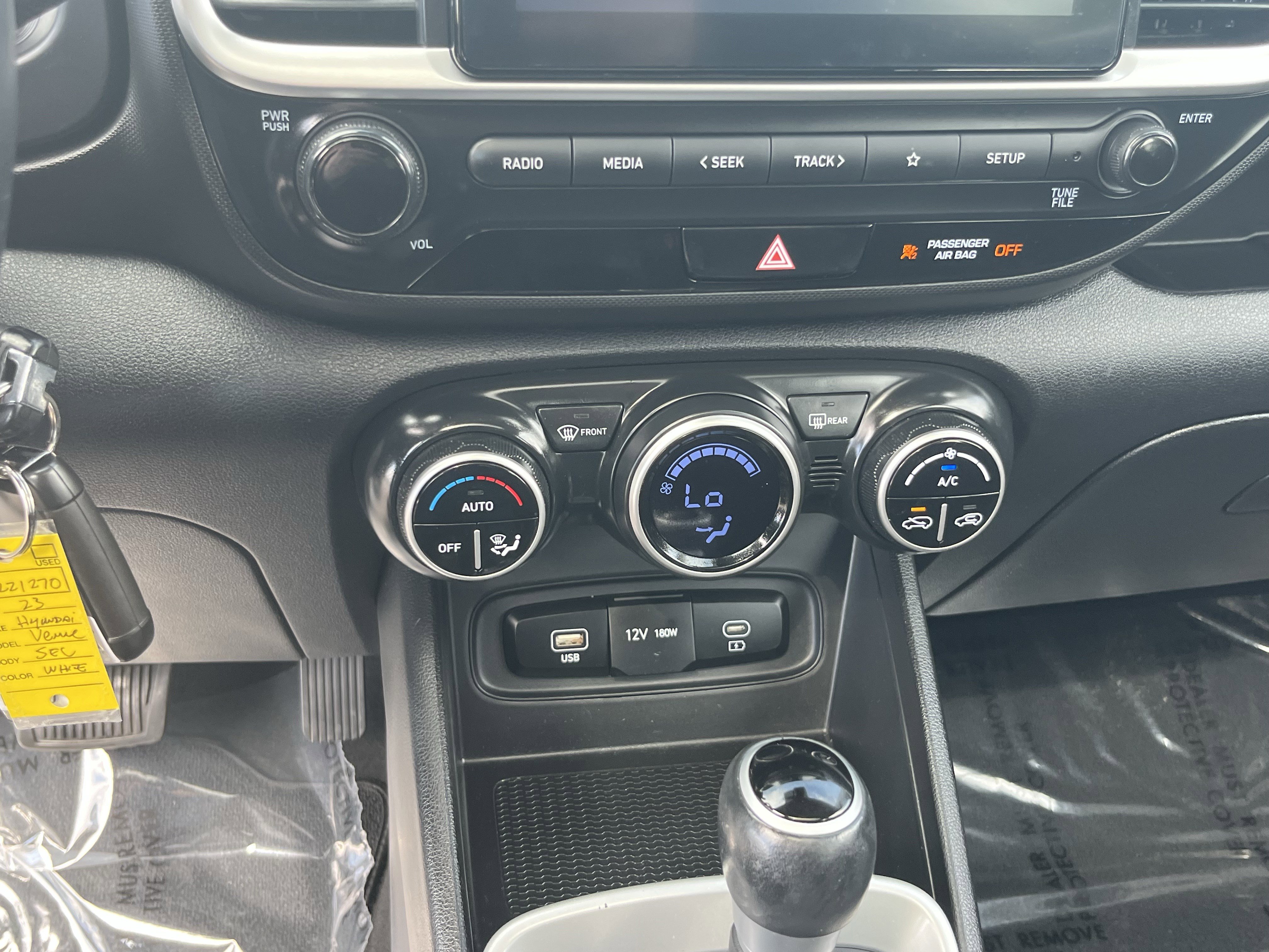 Certified 2023 Hyundai Venue SEL image 23