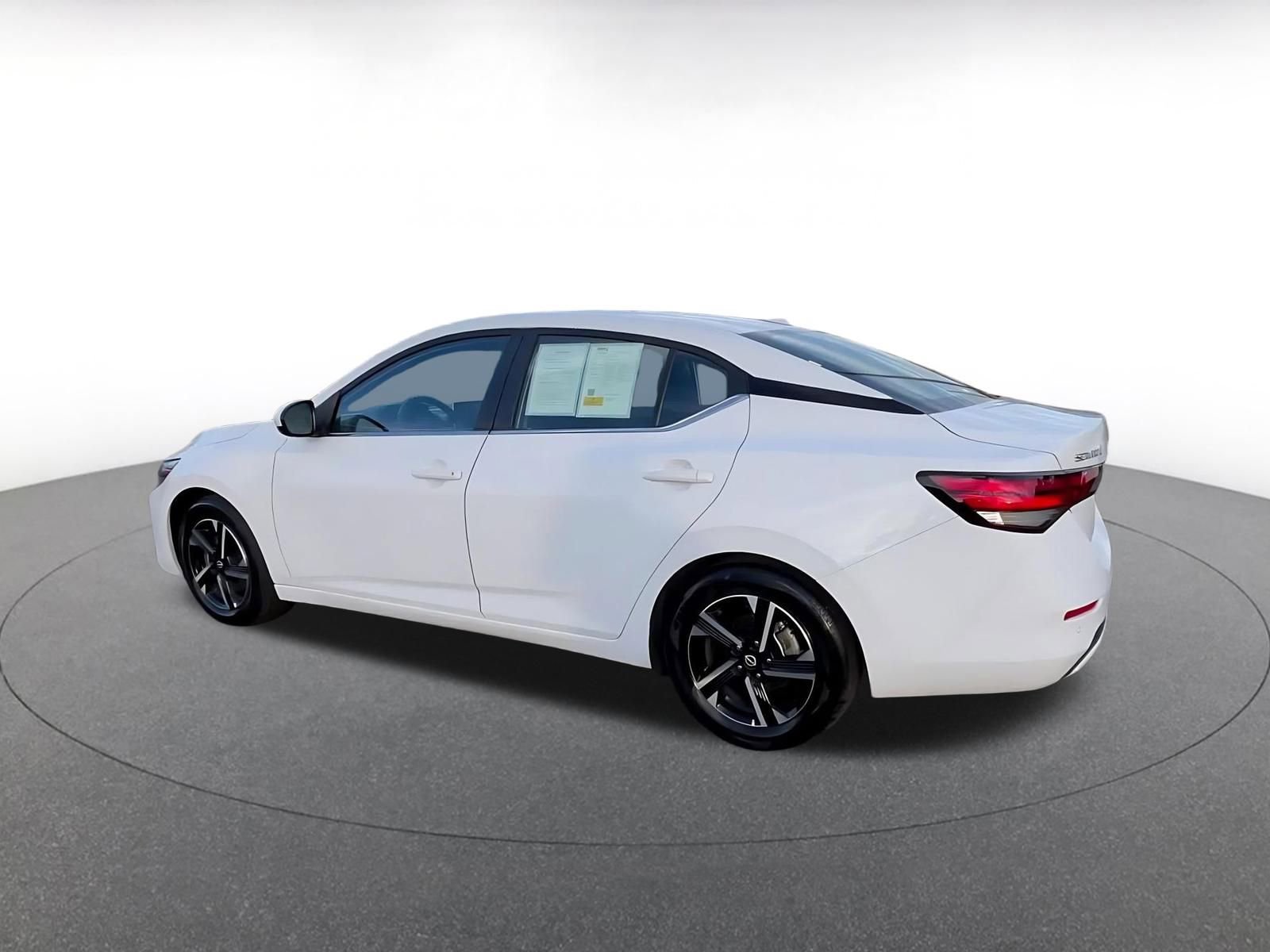 Used 2025 Nissan Sentra SV image 10