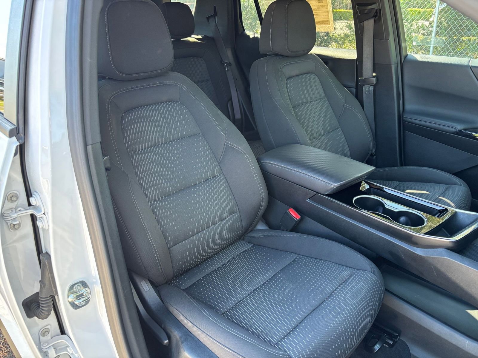 Used 2025 Chevrolet Equinox LT AWD/4WD image 38