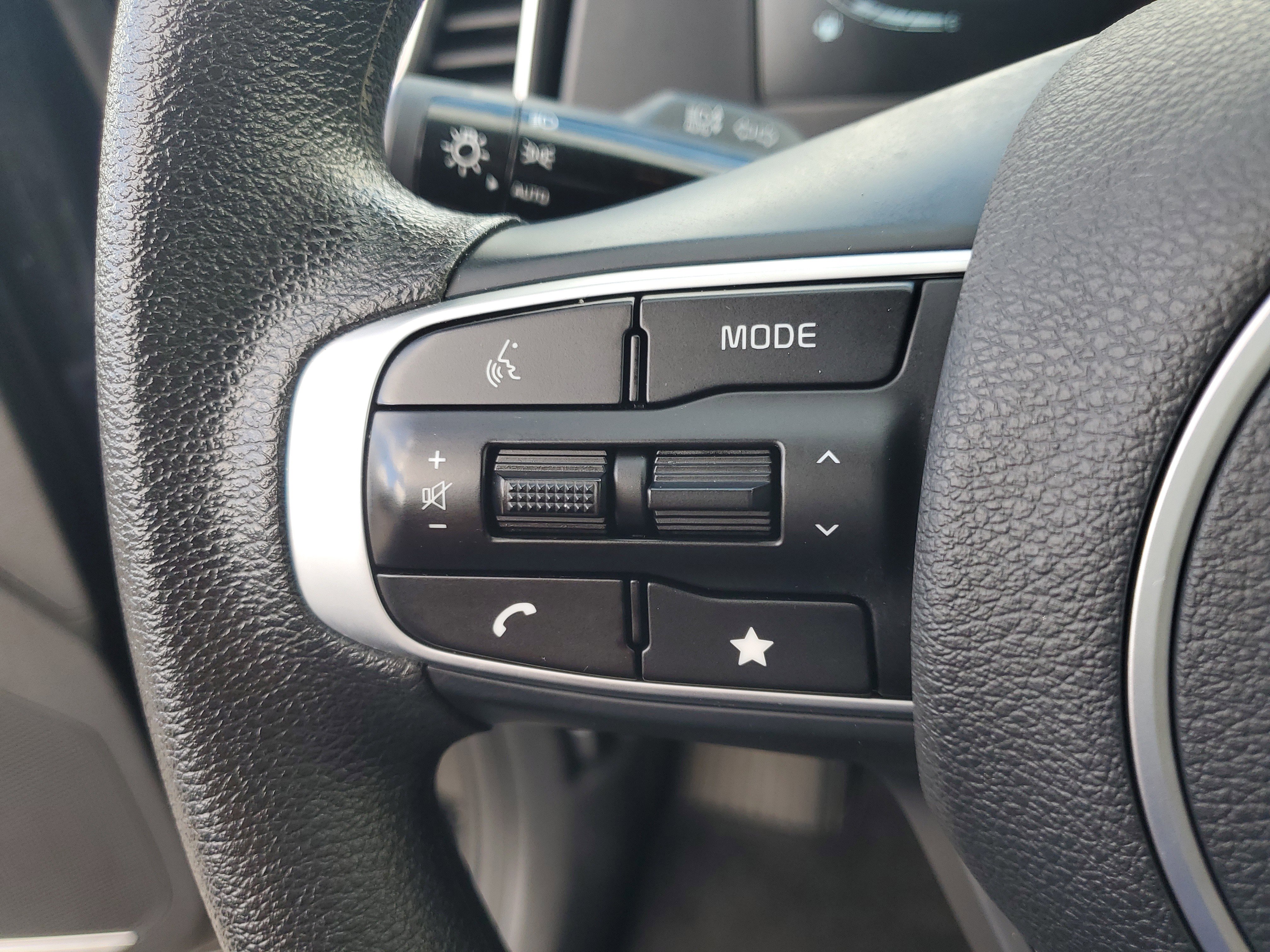 Used 2025 Kia Sportage LX image 20