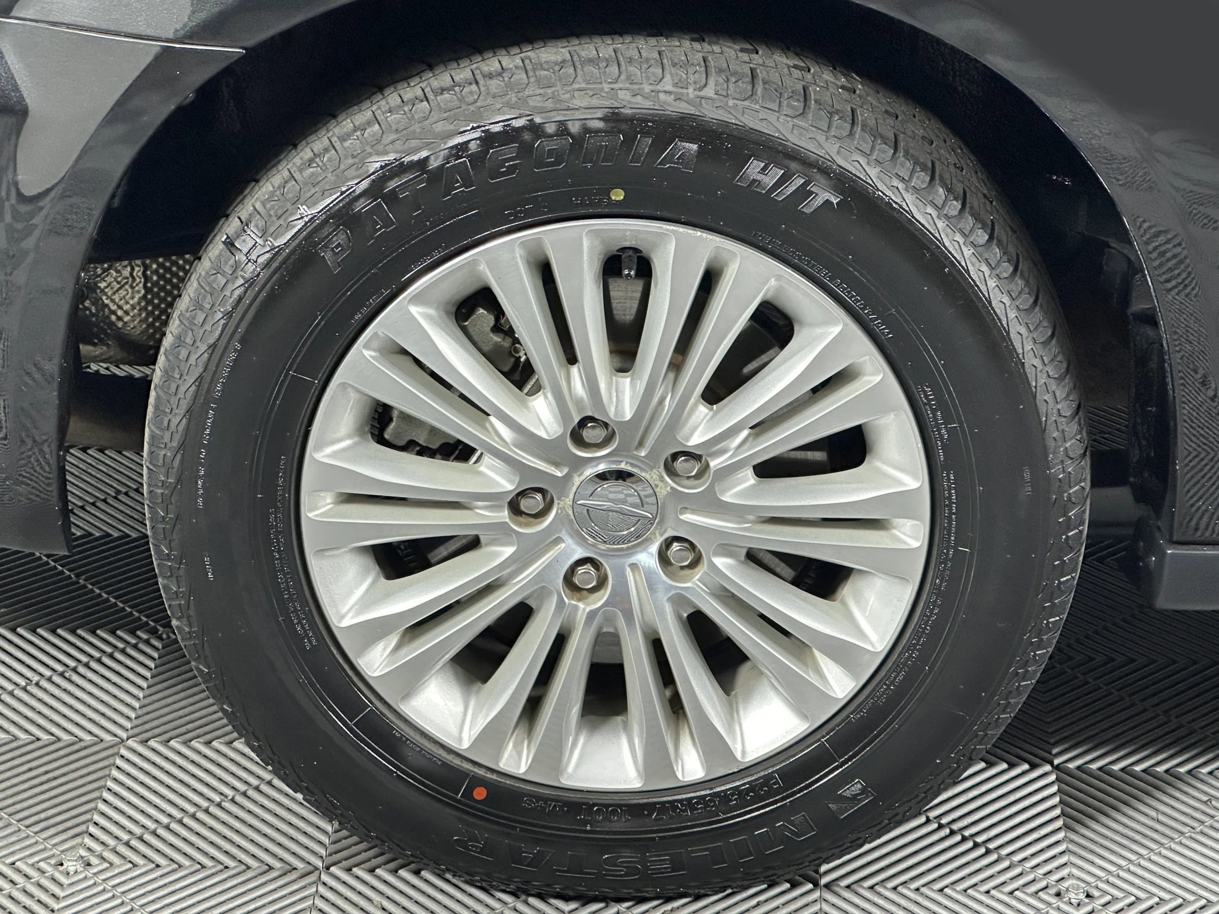 Used 2012 Chrysler Town & Country Touring-L w/ Premium Group FWD image 14