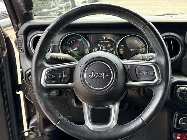 Used 2022 Jeep Wrangler Unlimited Rubicon 4xe w/ Cold Weather Group AWD/4WD image 18