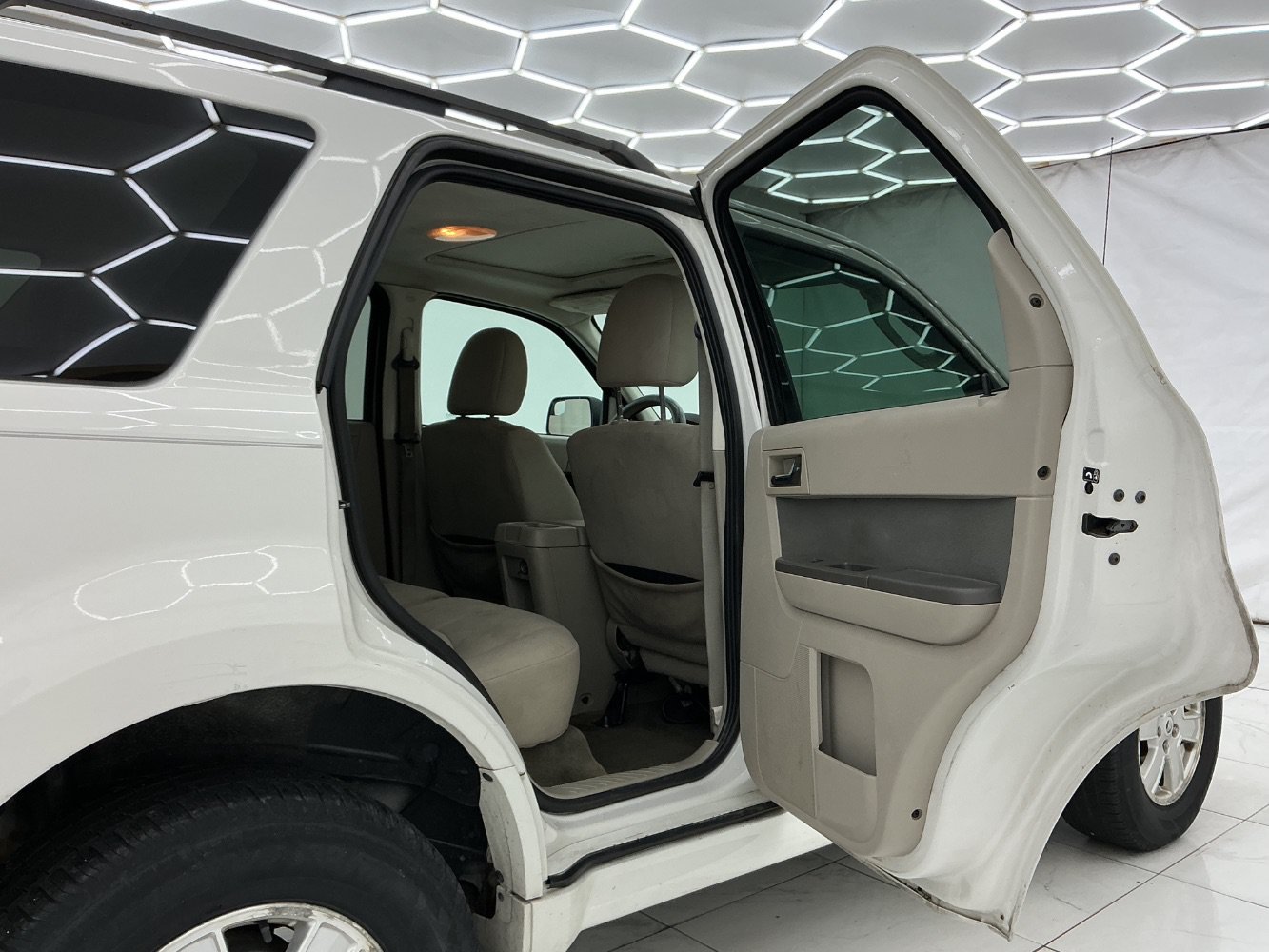 Used 2010 Mercury Mariner 2WD image 12