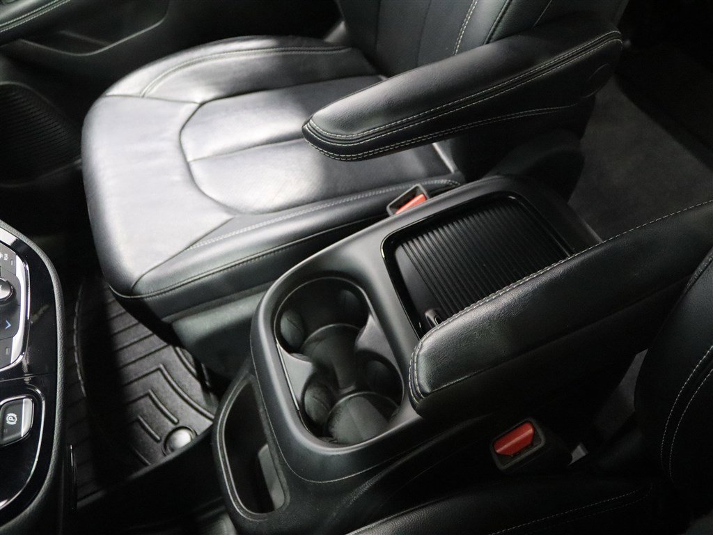 Used 2022 Chrysler Pacifica Touring-L w/ S Appearance Package image 29