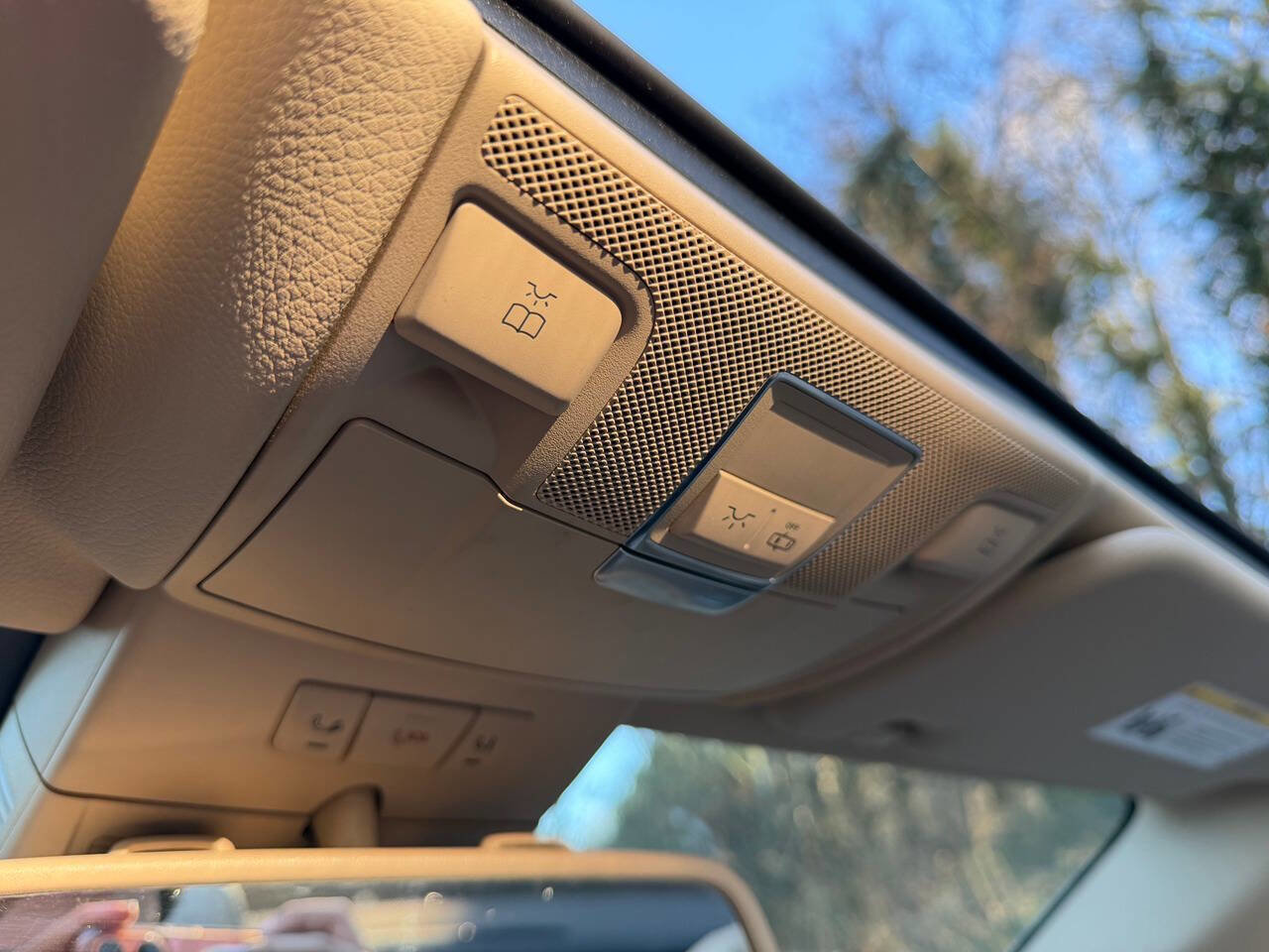 Used 2014 Mercedes-Benz SL 550 w/ Driver Assistance Package image 28