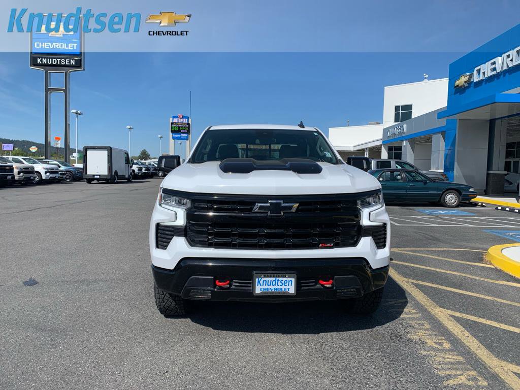 Used 2022 Chevrolet Silverado 1500 LT Trail Boss w/ Convenience Package II AWD/4WD image 2