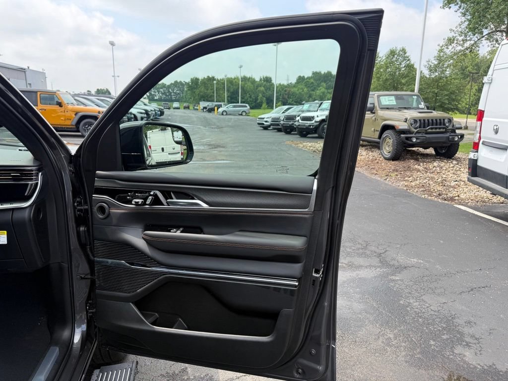 New 2026 Jeep Grand Wagoneer L Summit AWD/4WD image 66
