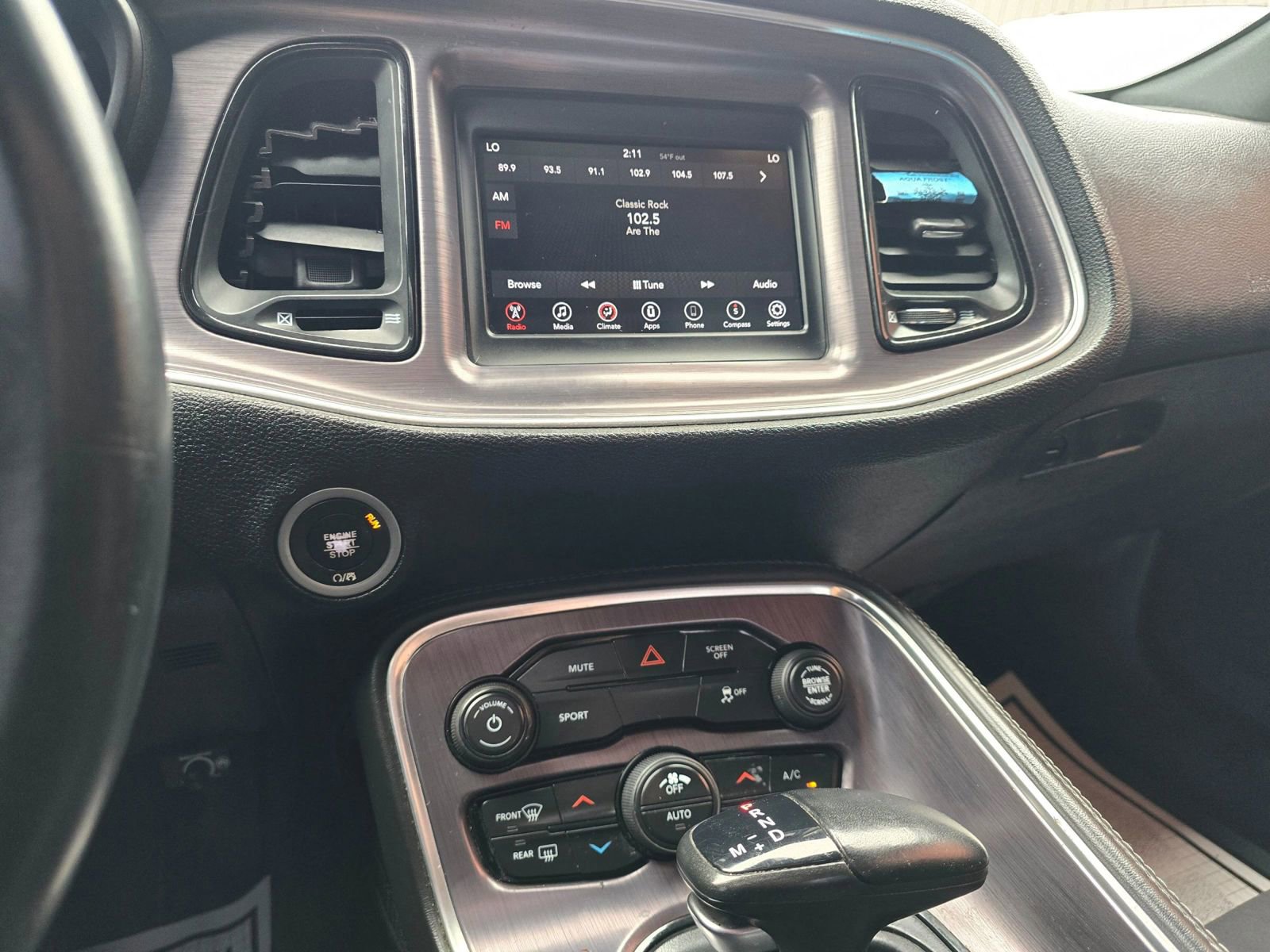 Used 2018 Dodge Challenger SXT RWD image 28