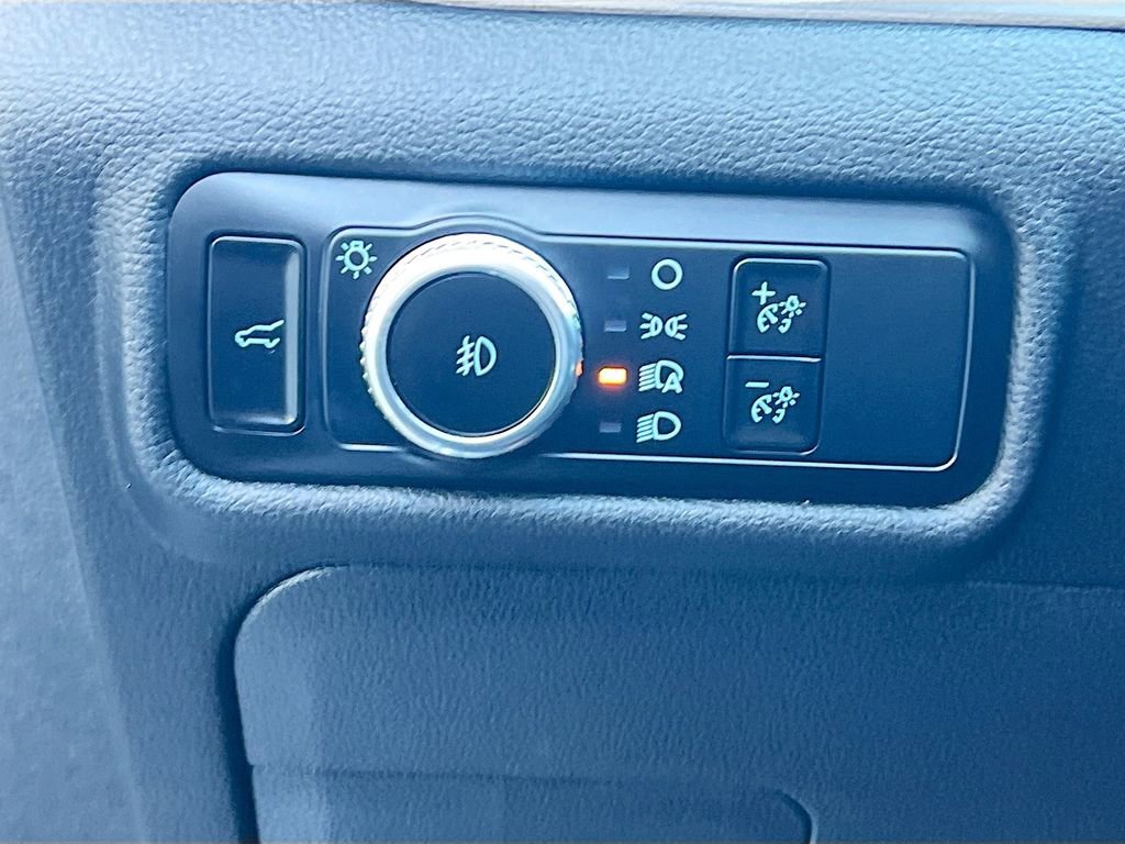 Used 2023 Ford Explorer Limited w/ Equipment Group 301A image 10