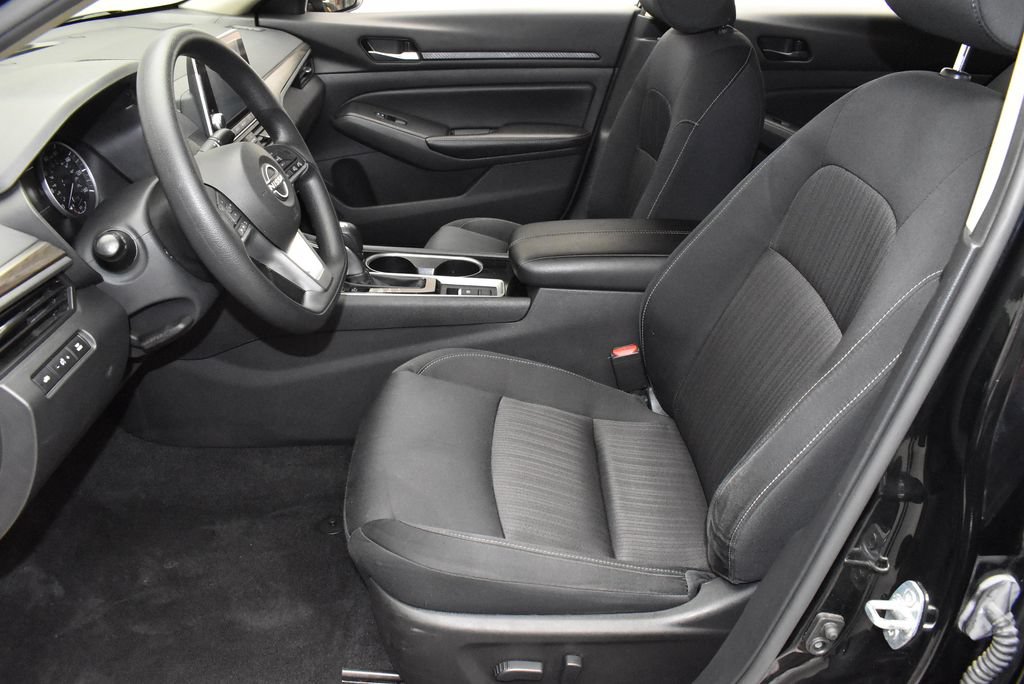 Used 2024 Nissan Altima 2.5 SV AWD/4WD image 14