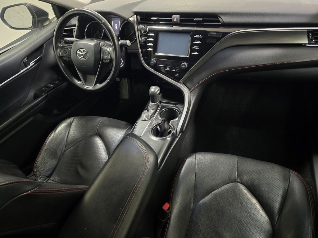 Used 2018 Toyota Camry SE image 18