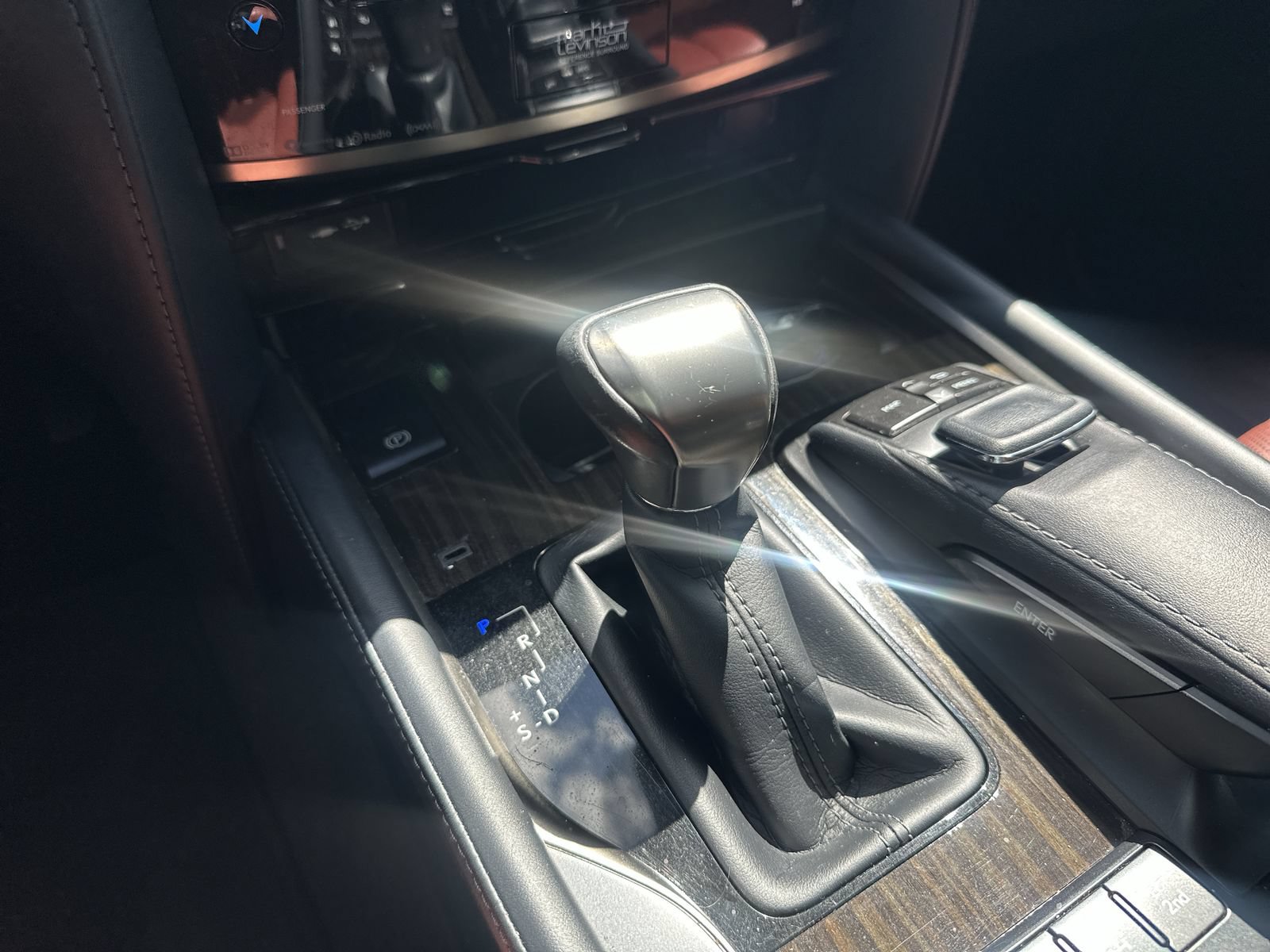 Used 2021 Lexus LX 570 4WD w/ Luxury Package image 30