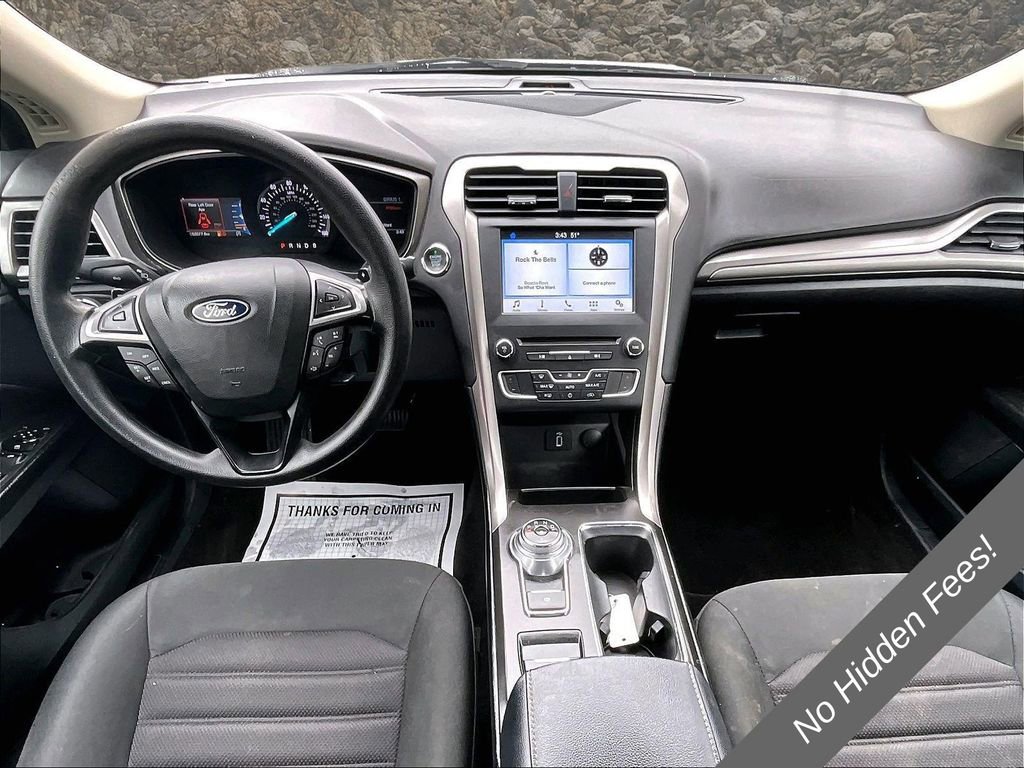 Used 2018 Ford Fusion SE w/ Fusion SE Technology Package FWD image 14