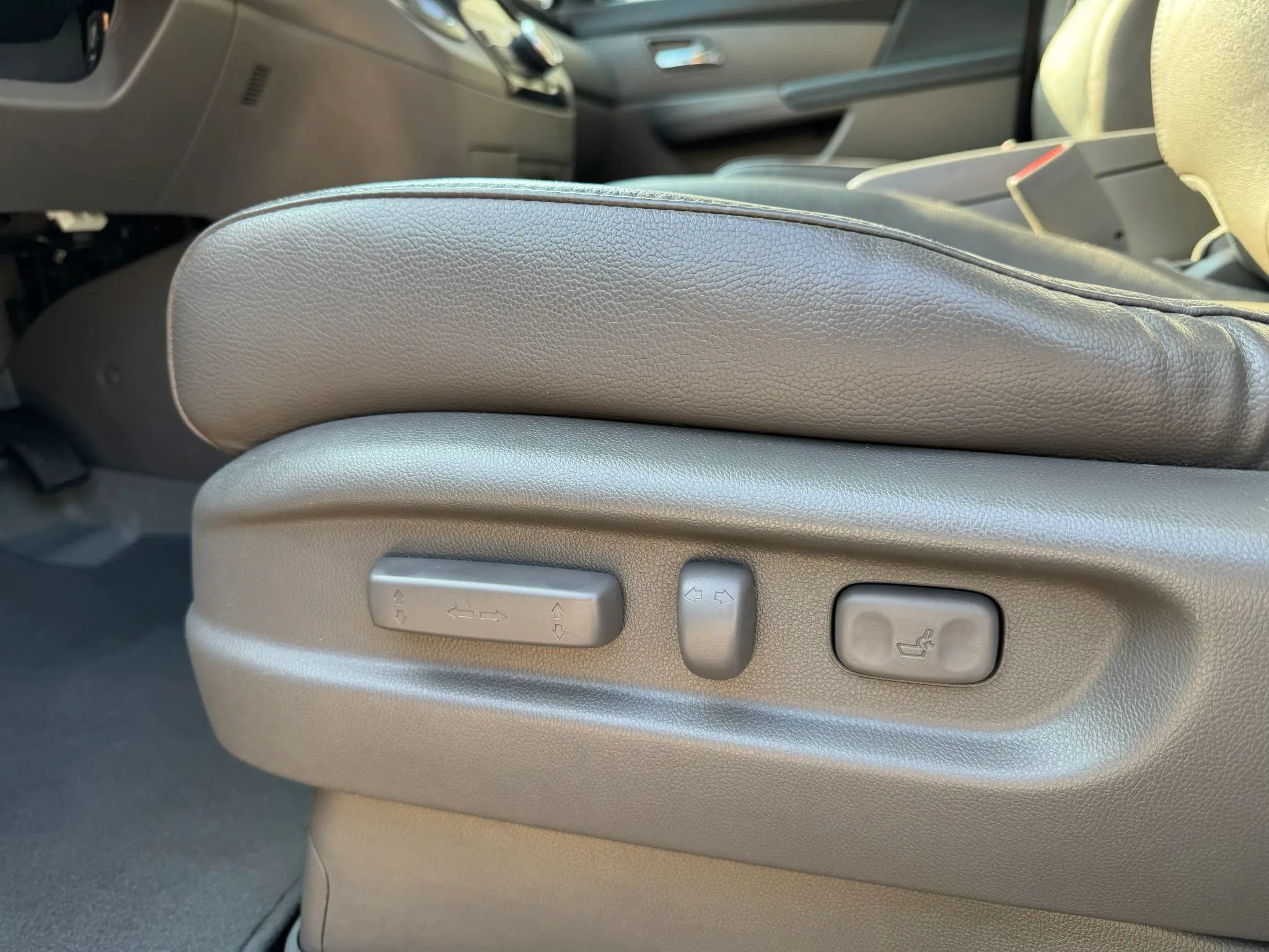 Used 2014 Honda Odyssey Touring image 19